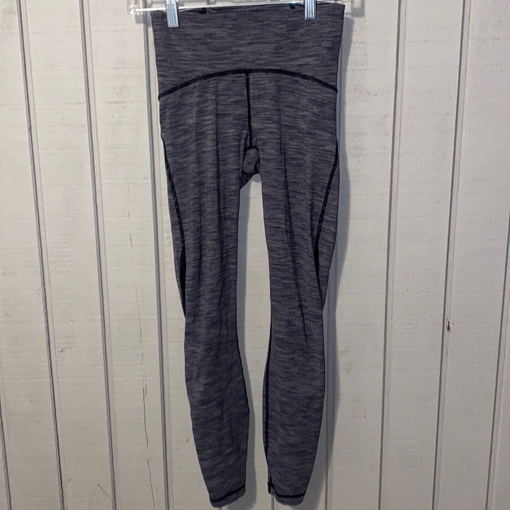 Lululemon leggings size 4 charcoal grey above ankle length